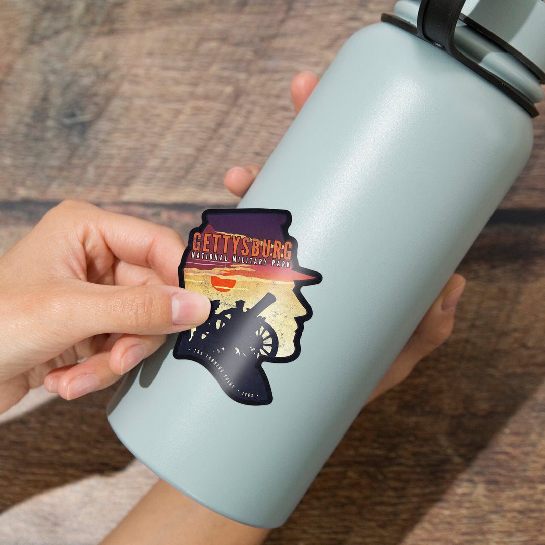 Gettysburg National Military Park, Pennsylvania, Soldiers & Cannons, Contour, Lantern Press Artwork, Vinyl Sticker - Lantern Press