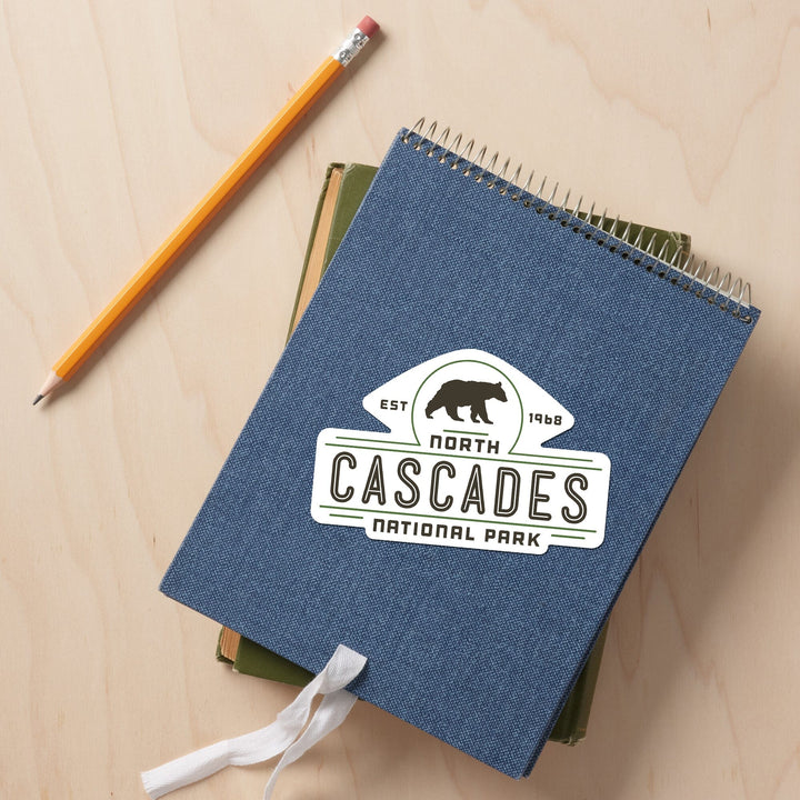 North Cascades National Park, Washington, Bear, Contour, Vector, Lantern Press Artwork, Vinyl Sticker Sticker Lantern Press