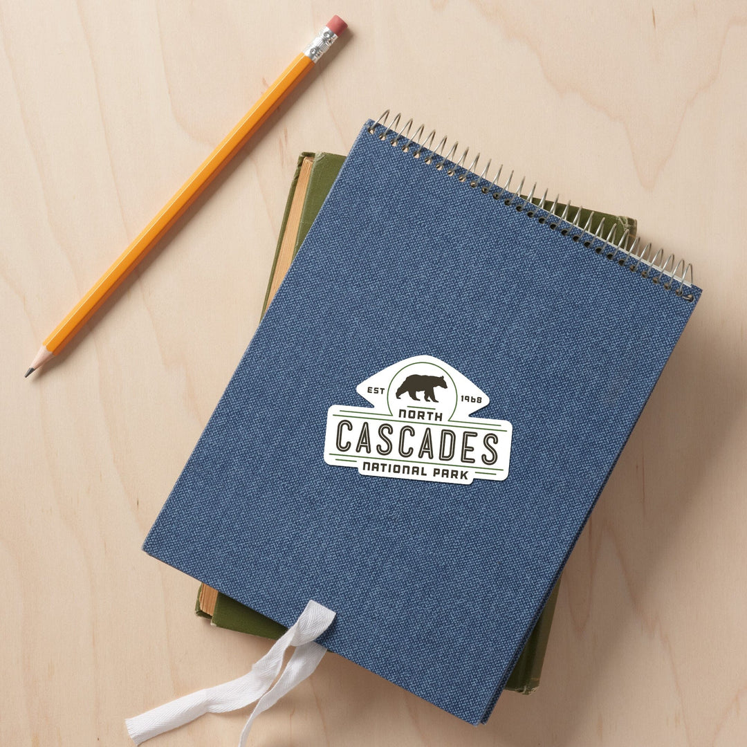 North Cascades National Park, Washington, Bear, Contour, Vector, Lantern Press Artwork, Vinyl Sticker Sticker Lantern Press