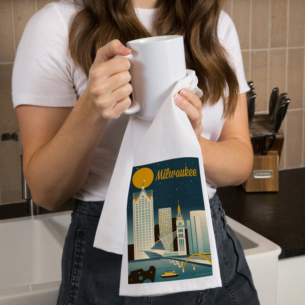 Milwaukee, Wisconsin, Retro Skyline Classic Series, Organic Cotton Kitchen Tea Towels Kitchen Lantern Press 