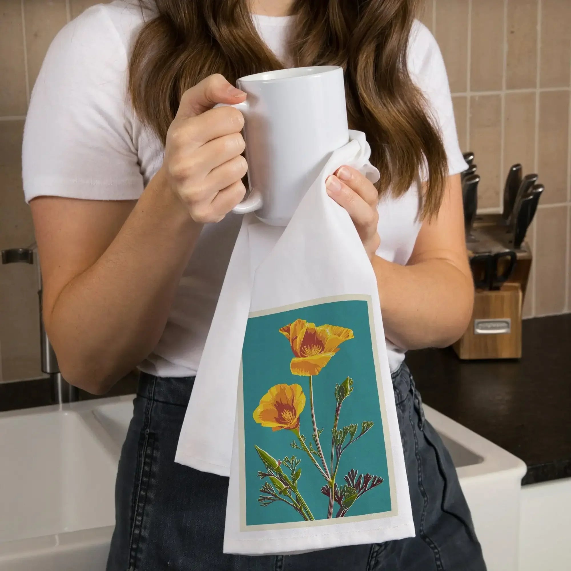 Lantern Press Poppy Kitchen Tea Towel - Thumbnail 2