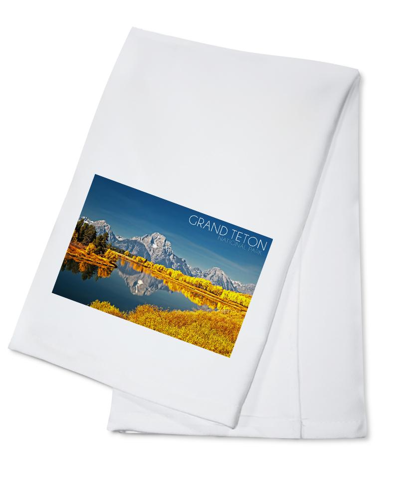Grand Teton National Park, Wyoming, Fall Colors at Oxbow Bend, Lantern Press Photography, Towels and Aprons Kitchen Lantern Press Cotton Towel 